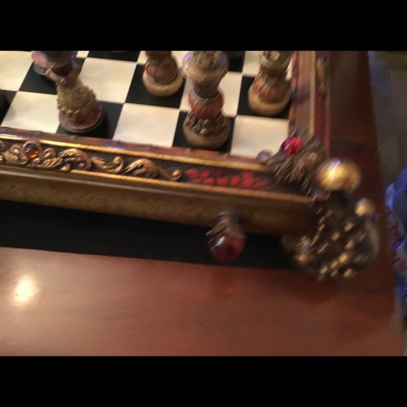 Custom Design Chessboard Set - Picture 7 of 8